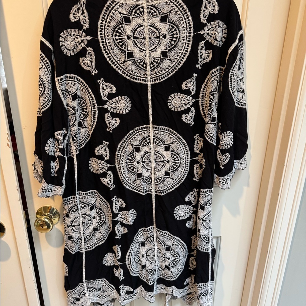 Est 1946 Embroidered Kimono - Picture 4 of 4